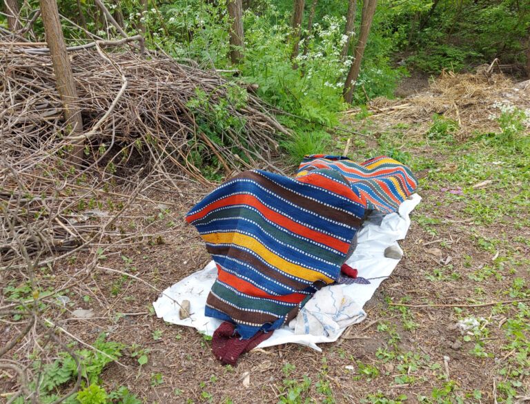 Si-a gãsit moartea într-o râpã! Victima are 60 de ani, moarte suspectă!