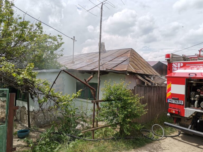 Neglijența ucide! Un bârlădean era să dea foc la casă, după ce a uitat țigara aprinsă prin casă!