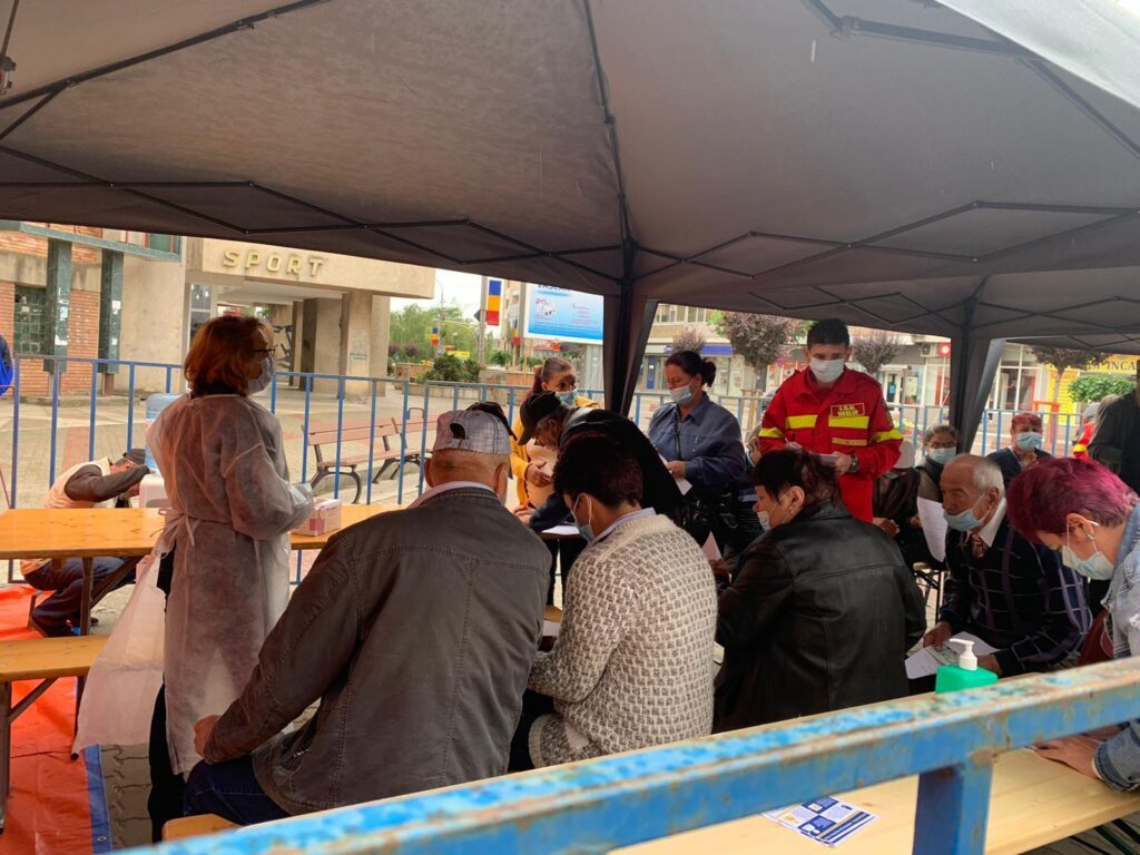 Maratonul de vaccinare de la Bârlad, un succes total al Primăriei municipale! Vin tot mai mulți locuitori din sate! 1 WhatsApp Image 2021 05 30 at 10.28.47