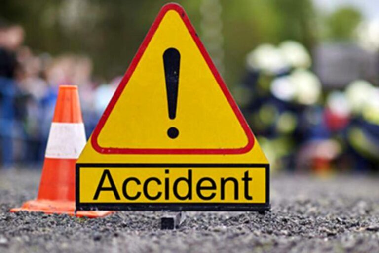 Accident GRAV în apropiere de Vaslui! O mașină este făcută praf!