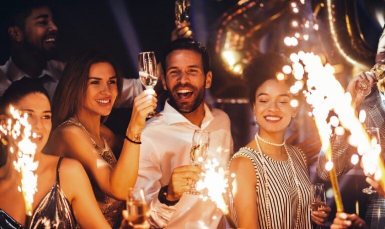 Vestea AȘTEPTATĂ de mii de vasluieni! Se reiau petrecerile private, activități culturale cu cel mult 1.000 de persoane! CITEȘTE aici ce se relaxează de la 1 iunie!