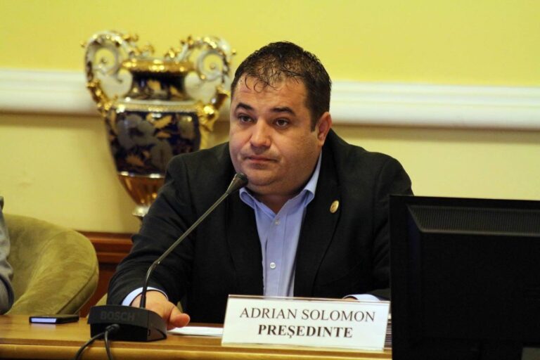 VIDEO Deputatul Adrian Solomon a primit o înaltă distincție pentru implicarea în proiectele sociale! ”Profesionalism, Dăruire, Iubire față de semeni!”