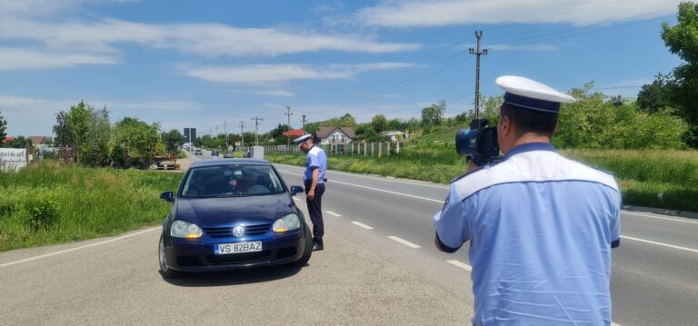 Amenzi de peste 600.000 de lei date de polițiști, într-o săptămână! 45 de vitezomani, lăsați fără permise!