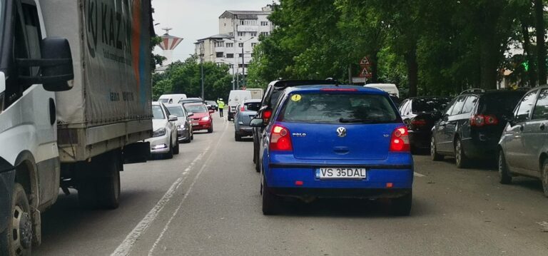 Trafic infernal in Vaslui. Politia Localã nu reuseste fluidizarea traficului