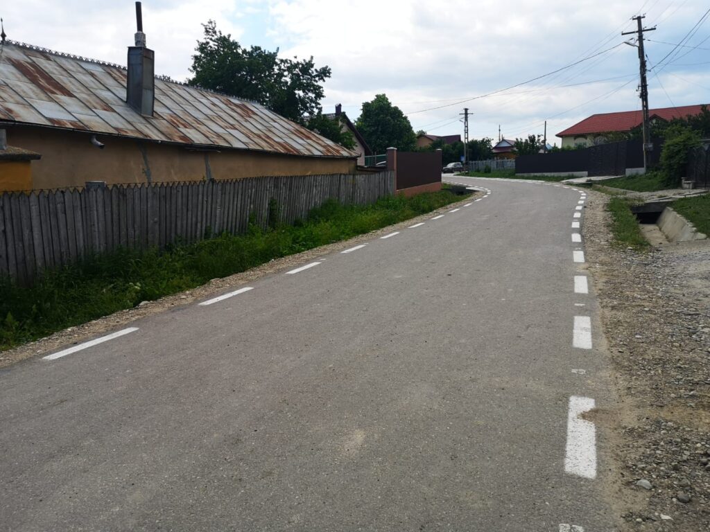 FOTO Peste 5,6 km de drum asfaltat, marca Viacons Rutier, inaugurati la Stãnilesti 6 WhatsApp Image 2021 06 04 at 18.00.19 3