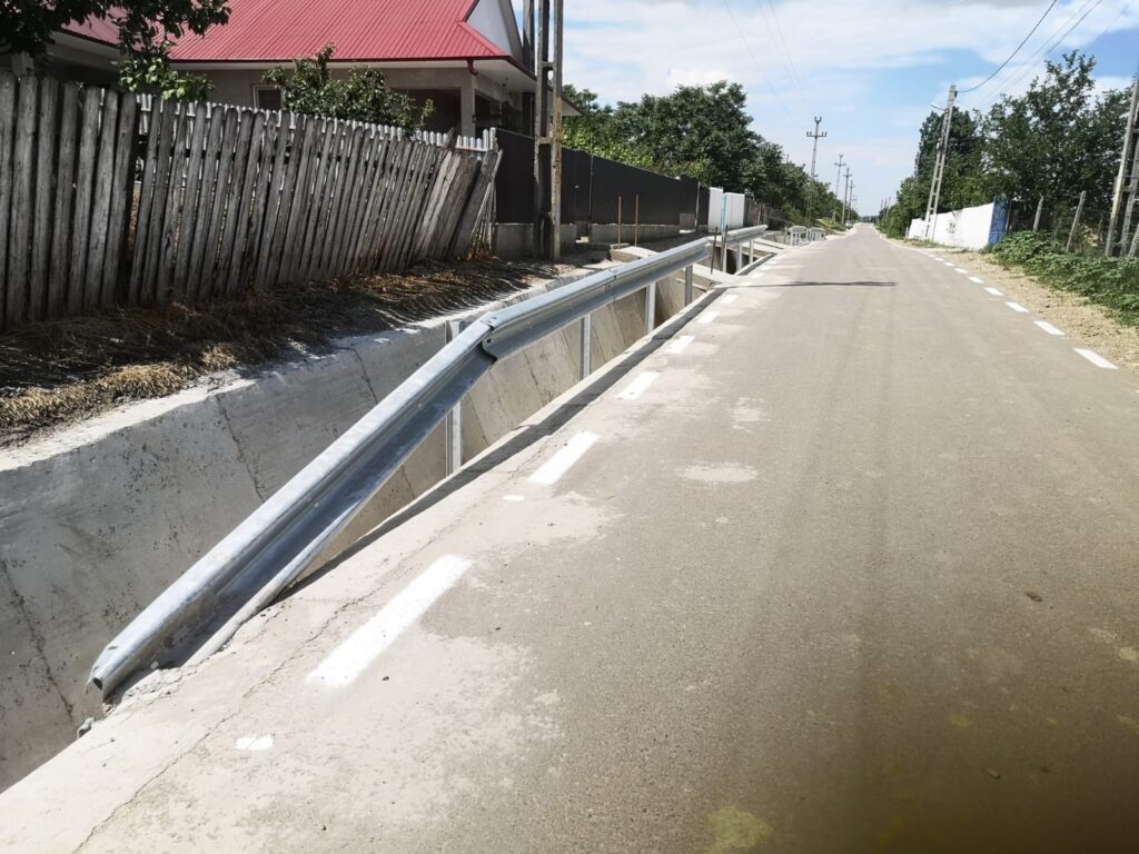 FOTO Peste 5,6 km de drum asfaltat, marca Viacons Rutier, inaugurati la Stãnilesti 7 WhatsApp Image 2021 06 04 at 18.00.20