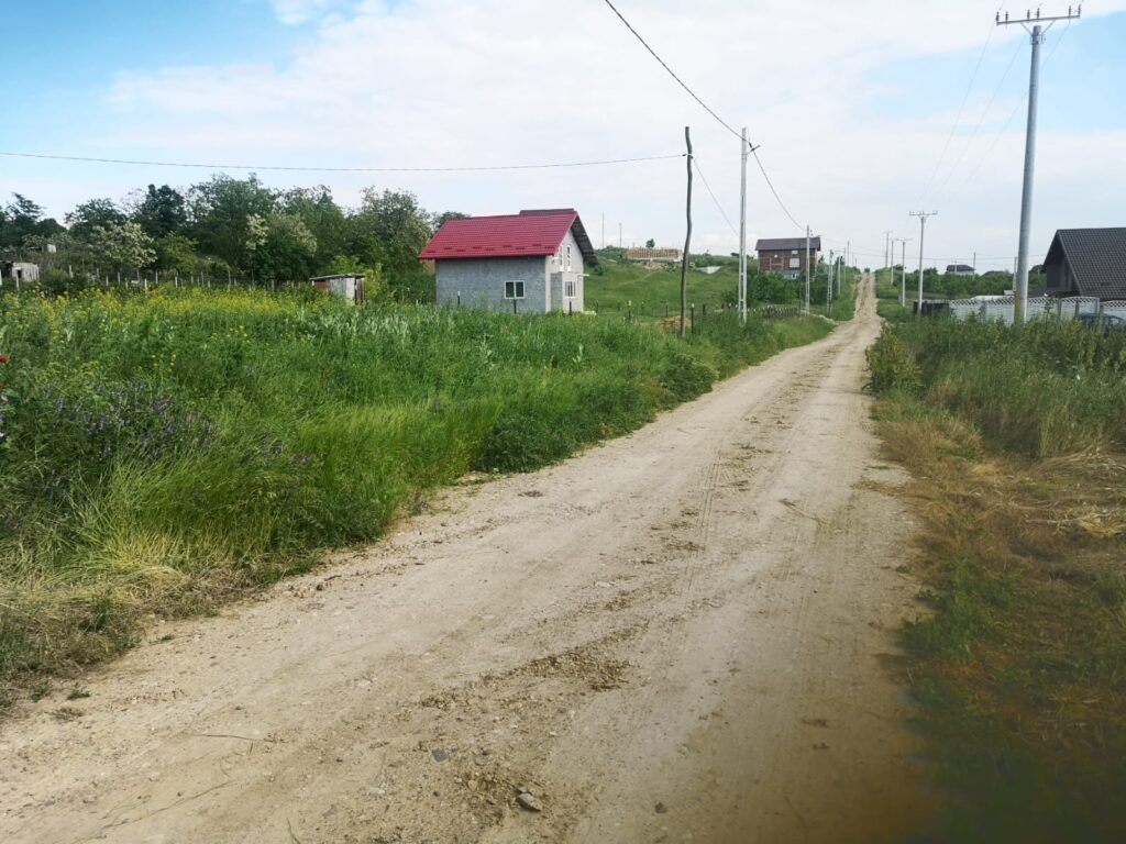 Un nou cartier, trotuare si pistã de biciclete sunt proiectele de suflet ale primarului Iulian Lazãr de la Muntenii de Jos 1 WhatsApp Image 2021 06 06 at 12.26.46 1