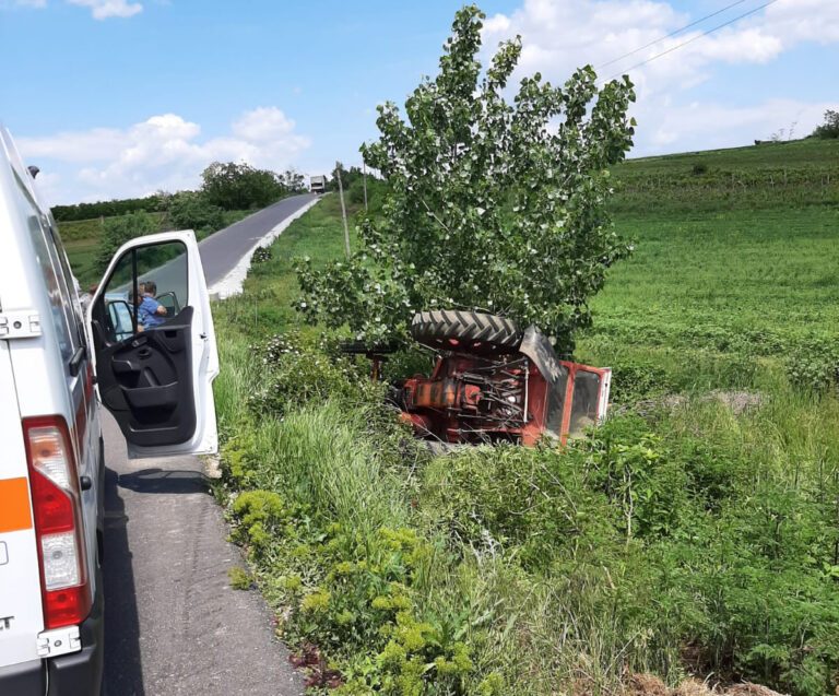 Beat mangã, s-a rãsturnat cu tractorul. Alcoolemie de peste 1 mg/l de alcool