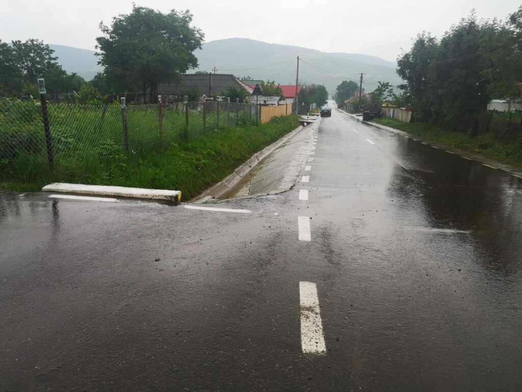 Dupã 30 de ani de pauzã, la Cretesti, Viacons Rutier taie panglica primului drum comunal asfaltat 7 WhatsApp Image 2021 06 18 at 17.36.41 1