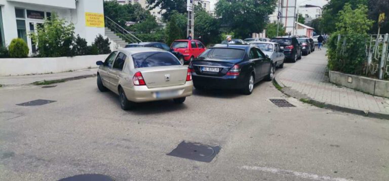 Un gălățean cu Mercedes parcat aiurea a pus pe jar toată Poliția din Vaslui! Riscă să rămână fără permis!