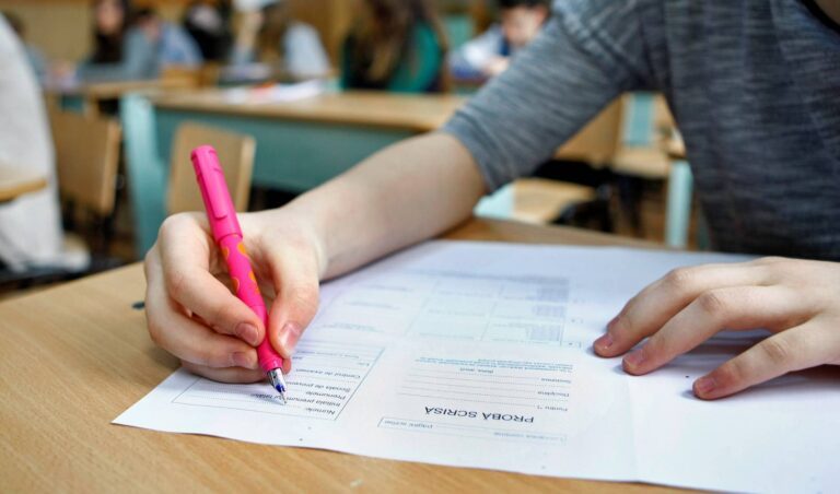 Trei zile de foc pentru cei 2.843 de absolvenți ai clasei a XII-a, din județul Vaslui! Luni începe Bacalaureatul!