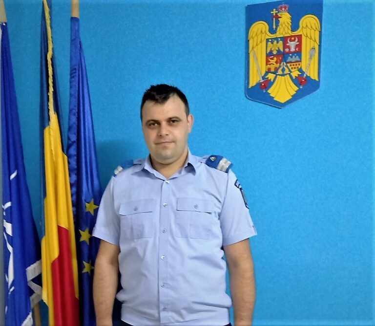 Un jandarm vasluian și-a făcut datoria și a înapoiat un portofel cu bani și acte! Gest de toată isprava!