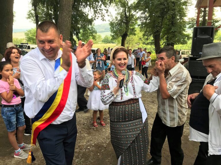 AUDIO Iată de ce se bate Tătaru pentru postul de președinte PNL Vaslui! Primar liberal: ”Nu vă fie teamă, dl. Tătaru va fi din nou ministru! Este în echipa dlui Cîțu, îl va pune MINISTRU!”