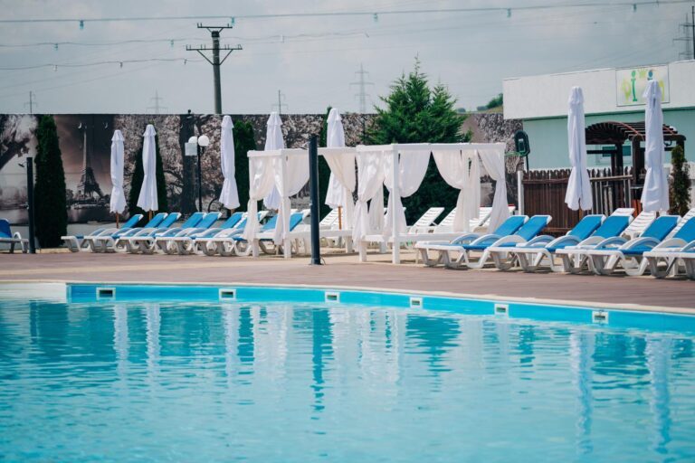 A venit VARA! Ești în căutare de distracție și nu știi unde să mergi? PISCINA MOFT by MIRA s-a deschis pentru tine!