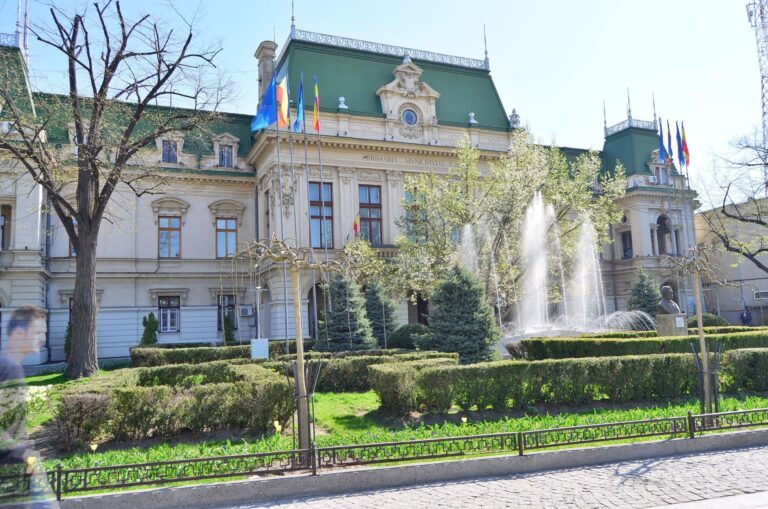 Procurorii DNA au descins în județul vecin! Percheziții la Primăria Municipiului Iași!