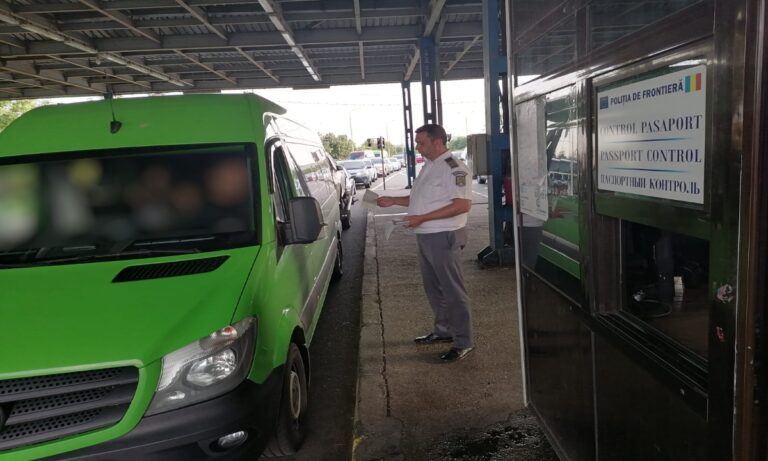 Moldovenii nu se dezmint! Încă unul prins la Albița, la volanul unui camion, fără permis valabil