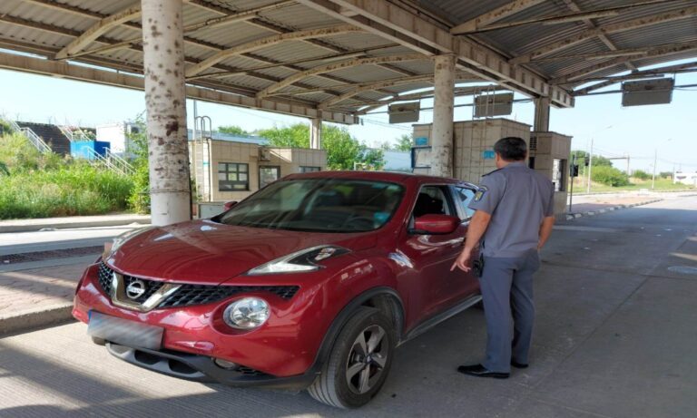 Autoturism cu ITP fals descoperit în Vama Albița