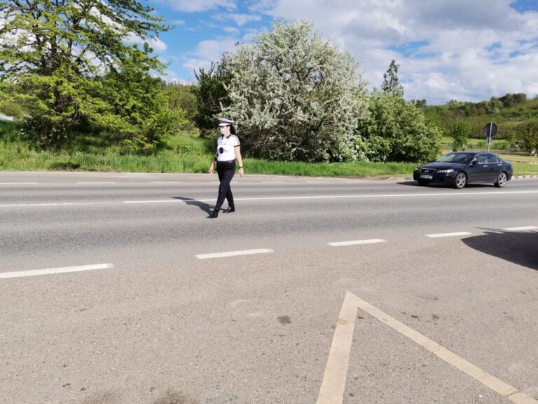 A plouat cu amenzi ale Poliției Rutiere, într-o singură noapte! Opt șoferi au rămas fără permise de conducere!