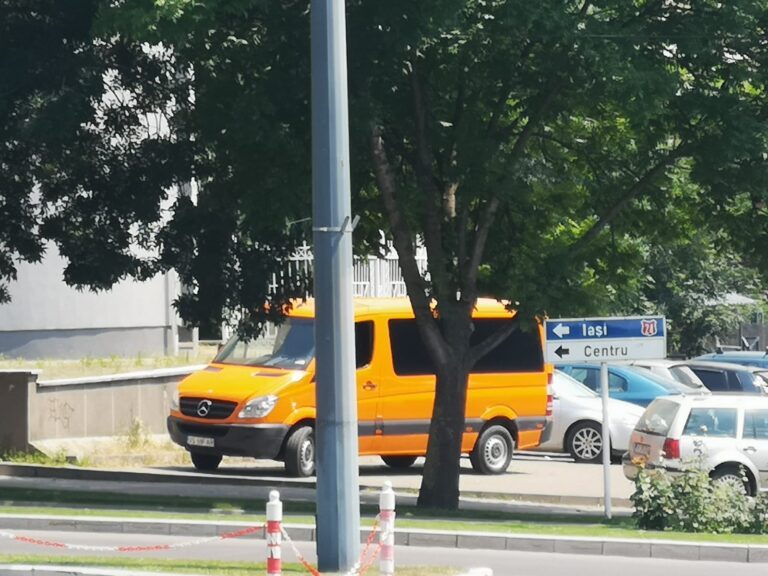 S-au șmecherit moldovenii! „Mi-au cerut mai mulți bani, ca să ma ajute cu actele pentru pașaport”, spune un moldovean