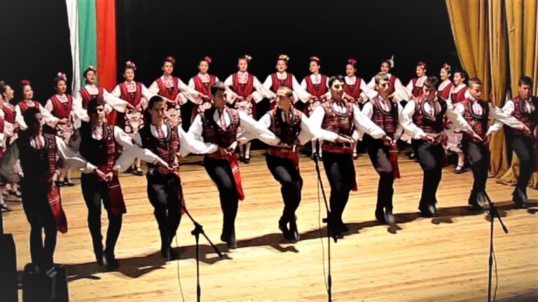 Toată Europa vine la Vaslui! Albanezii și bulgarii, prezenți la Festivalul „Hora din Străbuni”!