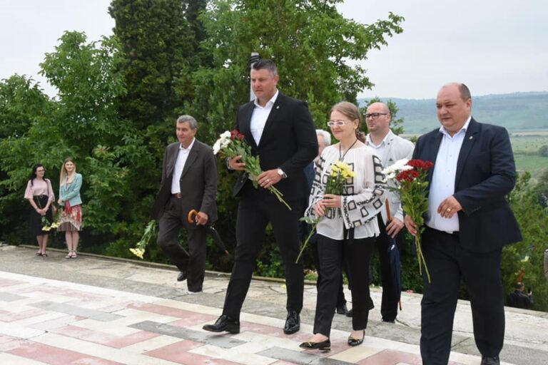 Eveniment memorabil la Statuia lui Ștefan cel Mare, de la Podu Înalt! Declarația deputatului de Vaslui, Eduard Popica!