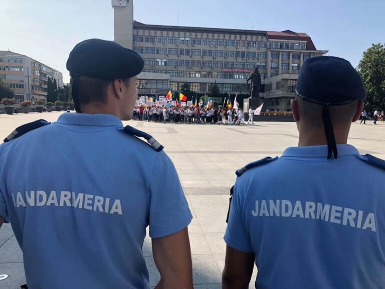 Festivalul ”Hora din Străbuni”, păzit cu strășnicie de jandarmii vasluieni