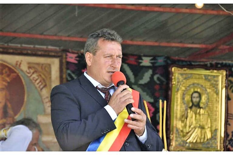 Reacție amară a primarului din comuna Ștefan cel Mare! ”Noi, primarii, am ajuns femei de serviciu, tăiem bălădăile”, spune Mihai Moraru