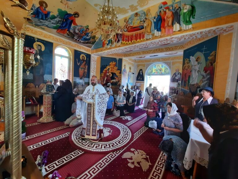 Colțul de Rai de la capătul Vasluiului, acolo unde copiii în suferință găsesc alinare și binecuvântare! A fost hramul capelei din curtea DGASPC Vaslui!