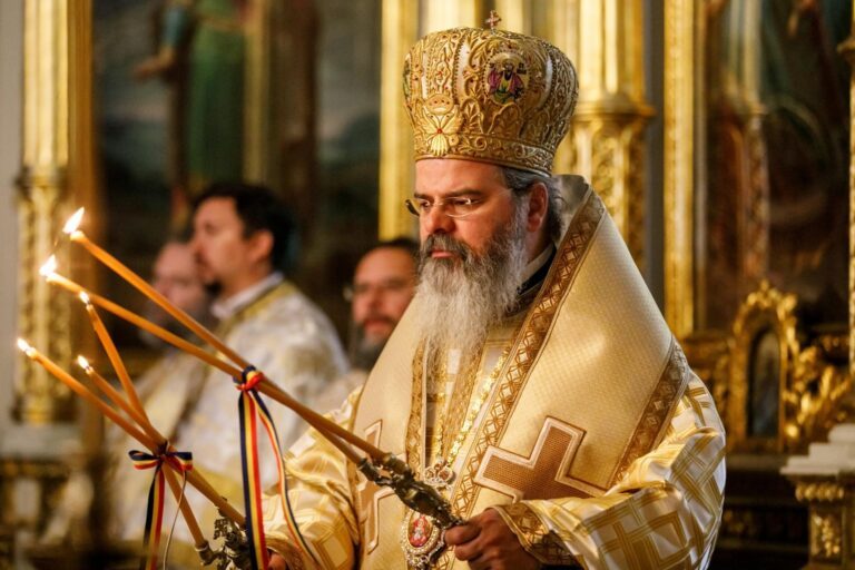 Preasafințitul Părinte Igantie va participa la Sfânta Liturghie oficiată la Mănăstirea Putna