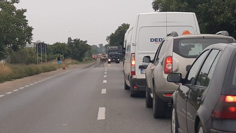 ACUM „Record” de trafic, spre Barlad: 6 km, în 40 de minute!