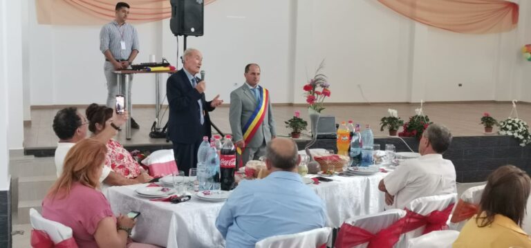 Moment special pentru locuitorii comunei Ivanesti! Academicianul Ionel Miron a primit titlul de cetățean de onoare!