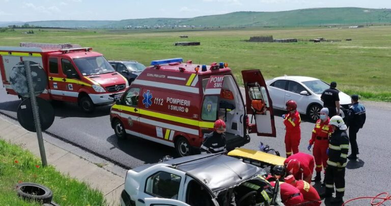 Accident grav între Dumesti și Todiresti! Patru persoane încarcerate