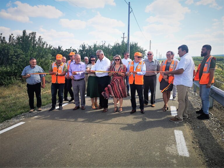 PNDL asfaltează peste 4,8 km de drum comunal la Bogdănești. Lucrare de excepție executată de Viacons Rutier