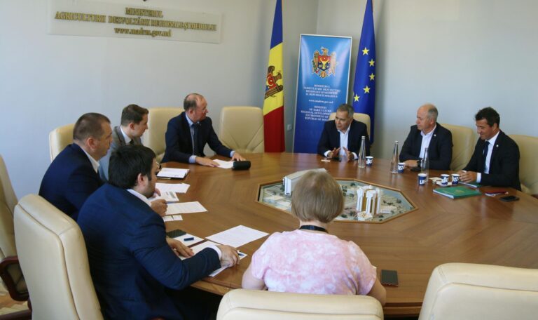Președintele Clubului Fermierilor din România, ing. Dan Hurduc, la discuții cu ministrul Agriculturii din R.Moldova! Vor fi oferite cinci burse pentru tineri absolvenți!