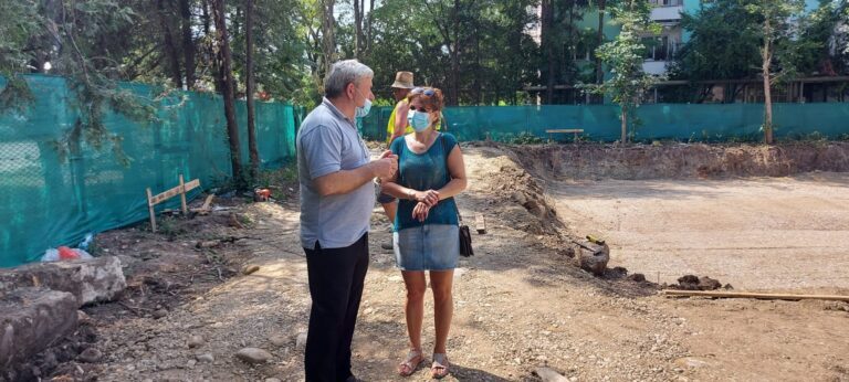 Edilul Bârladului pe șantierul noului corp al grădiniței ”Clopoțel”! Constructorii de la Nomis, în grafic!