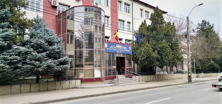 Of, ce dor, ce chin, ce jale… la ISJ Vaslui! Un inspector școlar a făcut împrumut la CAR, ca să-și cumpere costume, crezând că va fi numit șeful ISJ!