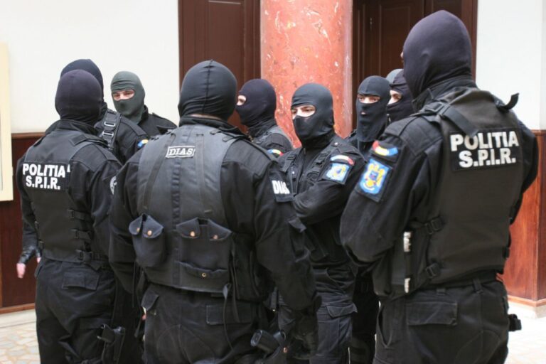 O șicanare în trafic la Huși a fost rezolvată cu focuri de armă. Polițiștii au reținut doi suspecți