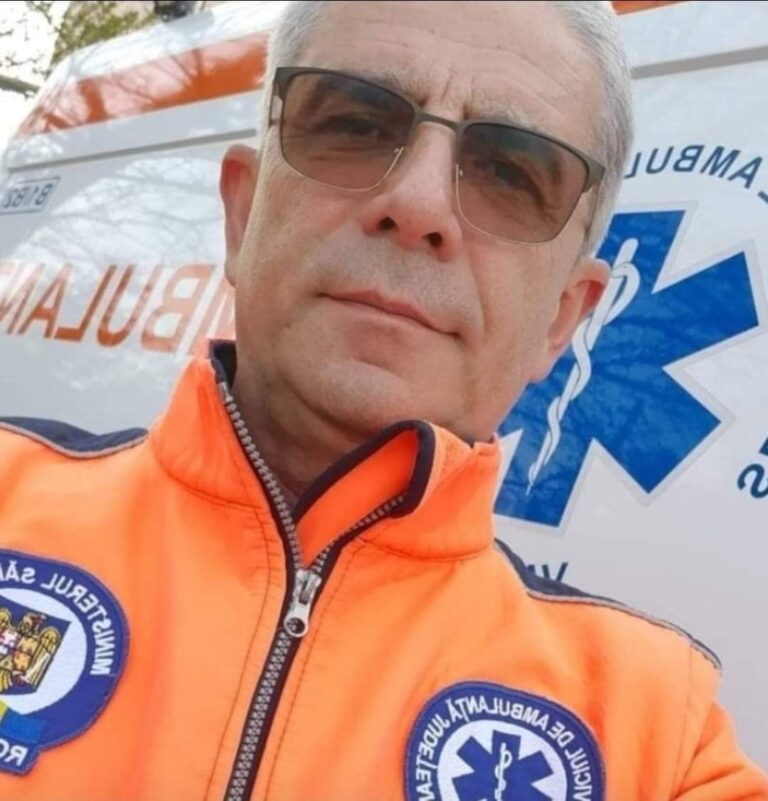Un ambulanțier bârlădean a ieșit astăzi la pensie! Colegii i-au urat zile liniștite, senine și fericite!