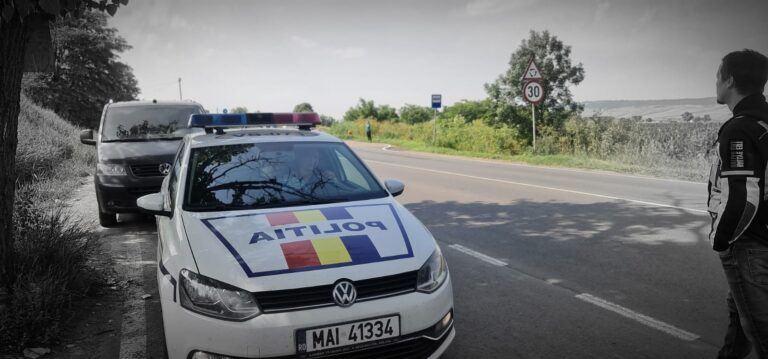 Un tânăr polițist din Botoșani a salvat de la moarte un bărbat de 66 de ani, din Roșiești! Polițistul a tăiat sfoara sinucigașului!