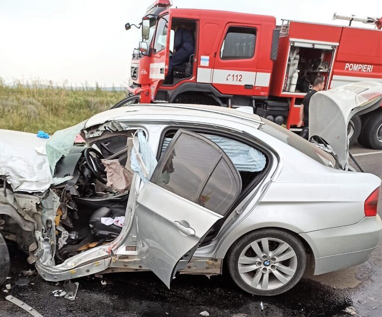 Accident GRAV la Valea Grecului, în apropiere de Huși! Două mașini distruse, în urma impactului extrem de violent!
