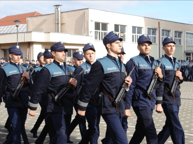 SARS – COV – 2 modifică condițiile la concursurile organizate de Poliția Română. Candidații au nevoie de dovezi că nu sunt infectați