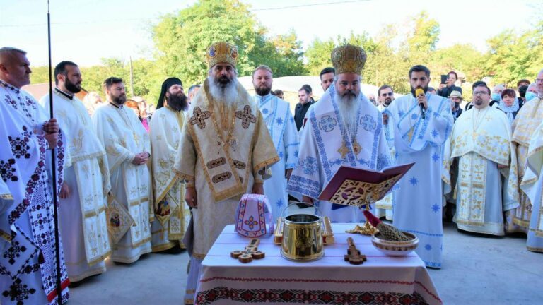 Preafințitul Ignatie, Episcopul Hușilor: „Din sate dispar școlile, primăriile și casele; singura care rămâne este biserica”