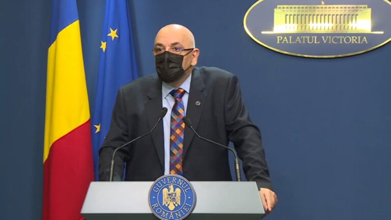 Raed Arafat ne pune, din nou, la colț. Accesul la restaurant, mall sau nuntă se va face doar pe baza certificatului de vaccinare
