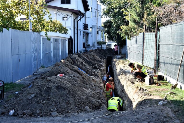 Ofensivă totală în Bârlad, se lucrează pe 148 de străzi la noile rețele apă-canal! ”Rog locuitorii municipiului să dea dovadă de înțelegere”, spune primarul Boroș