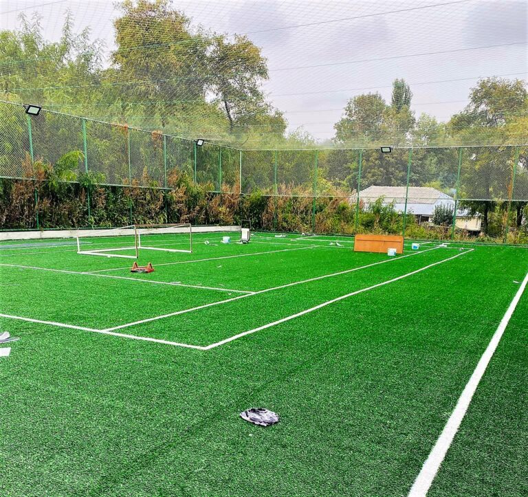 Terenul de sport de la marginea județului Vaslui, așteptat de 1.000 de locuitori! Primarul s-a ținut de cuvânt!