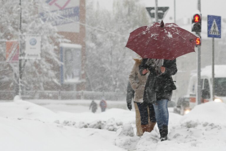 Vine iarna peste județul Vaslui! Meteorologii au anunțat posibile ninsori, începând de joi