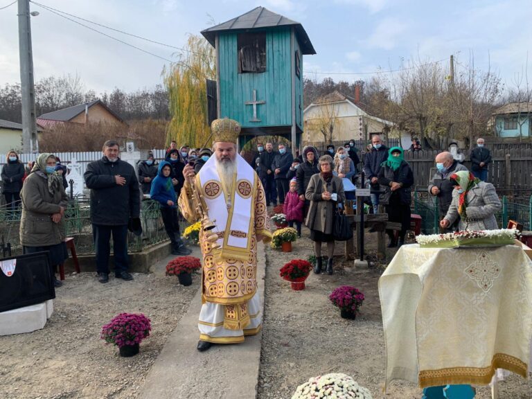 PreaSfințitul Părinte Ignatie, în fața credincioșilor din Lățești: ”Putem fi îngeri, răspândind binele, lăsând la o parte bârfa, răutatea sau calomnia”