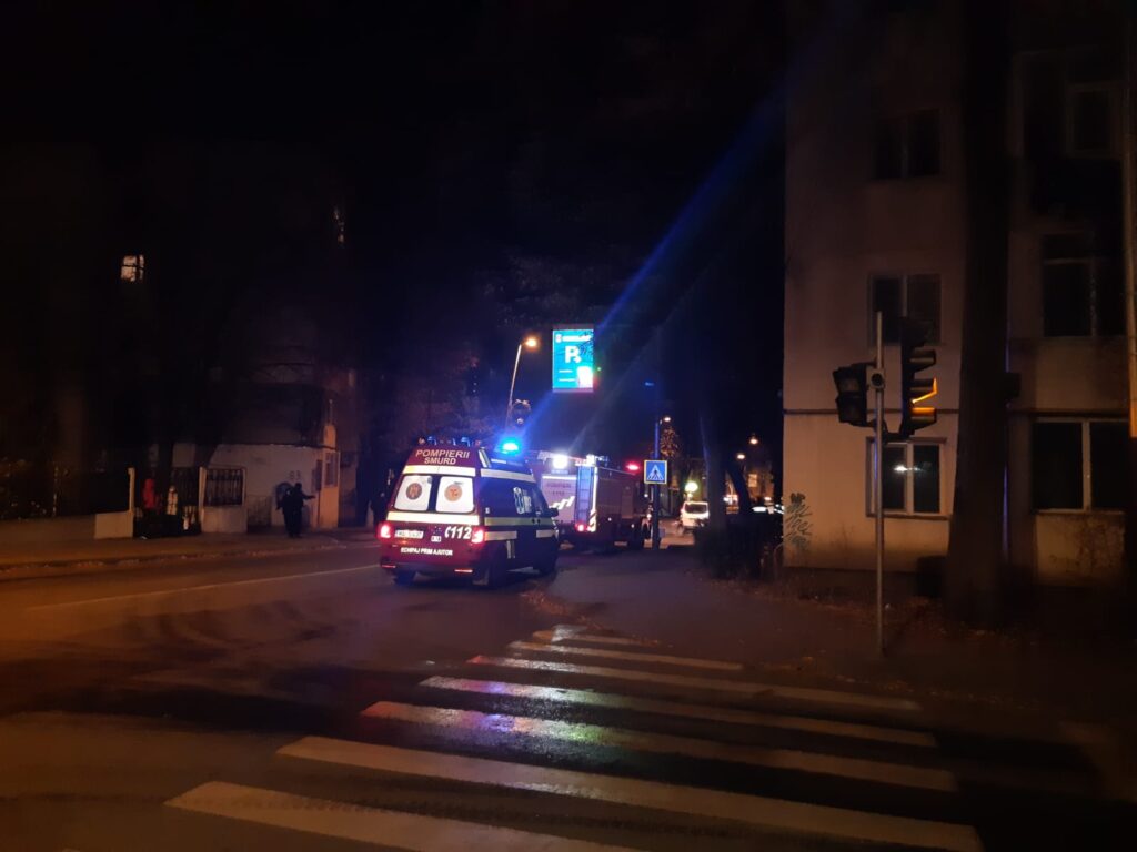 O tigaie uitată pe foc a pus pe jar pompierii vasluieni. Intervenție la blocul 63 3 WhatsApp Image 2021 11 11 at 18.28.09