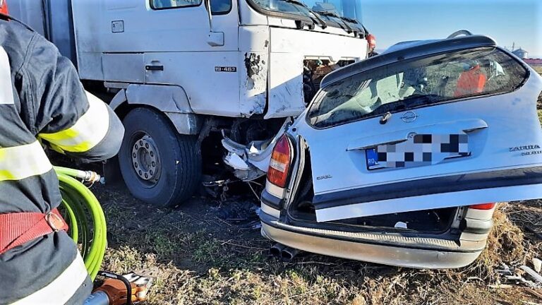 Accident FOARTE GRAV în județul vecin! Doi copii și tatăl lor au murit pe loc!