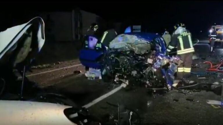 Tragedie fără margini pentru o familie de români din Italia. Un tânăr de 19 ani a rămas singur pe lume după ce părinții și sora au murit într-un accident